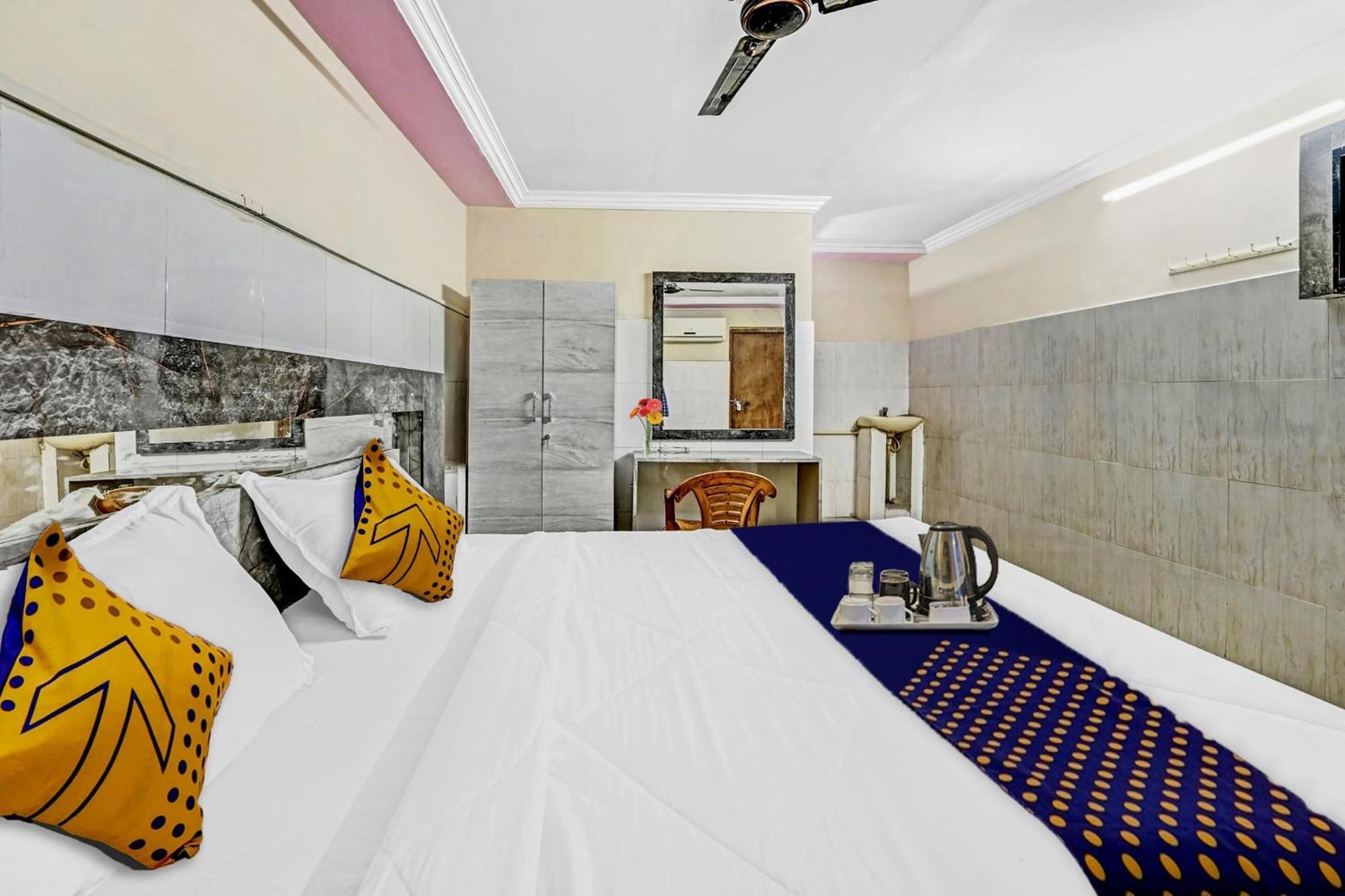 Spot On Svr Grand Hotel Vijayawāda Eksteriør billede
